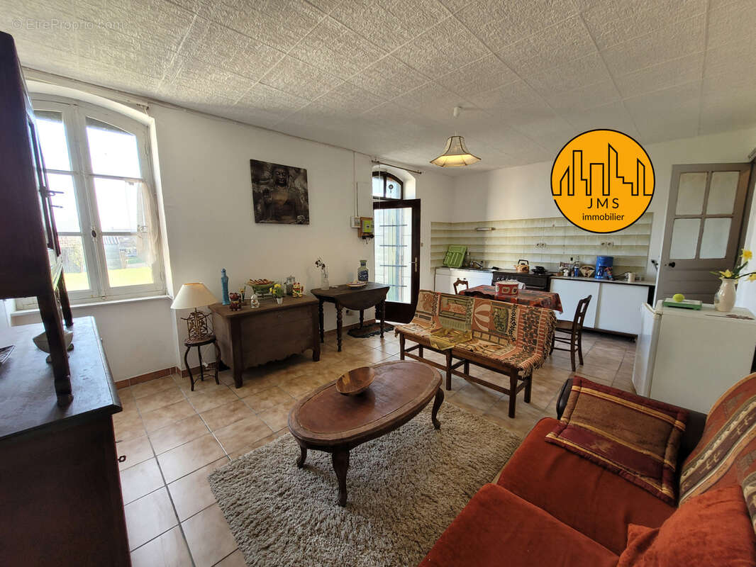 Maison à NOYANT-D&#039;ALLIER