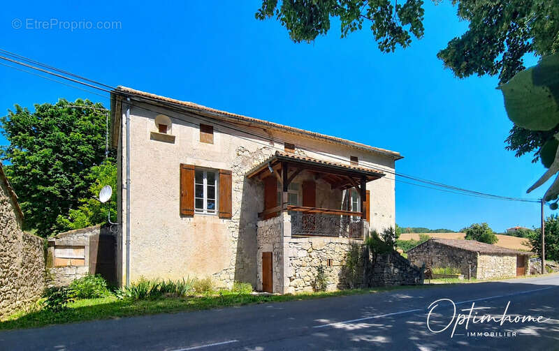 Ensemble immobilier en pierres avec dépendances - photo 3