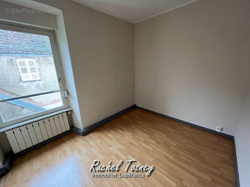 Appartement à CHAMPAGNEY