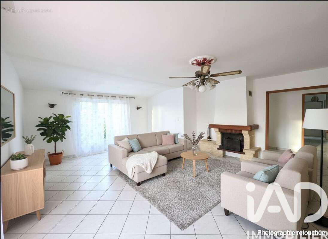 Photo 2 - Maison à SAINT-HILAIRE-DE-CHALEONS