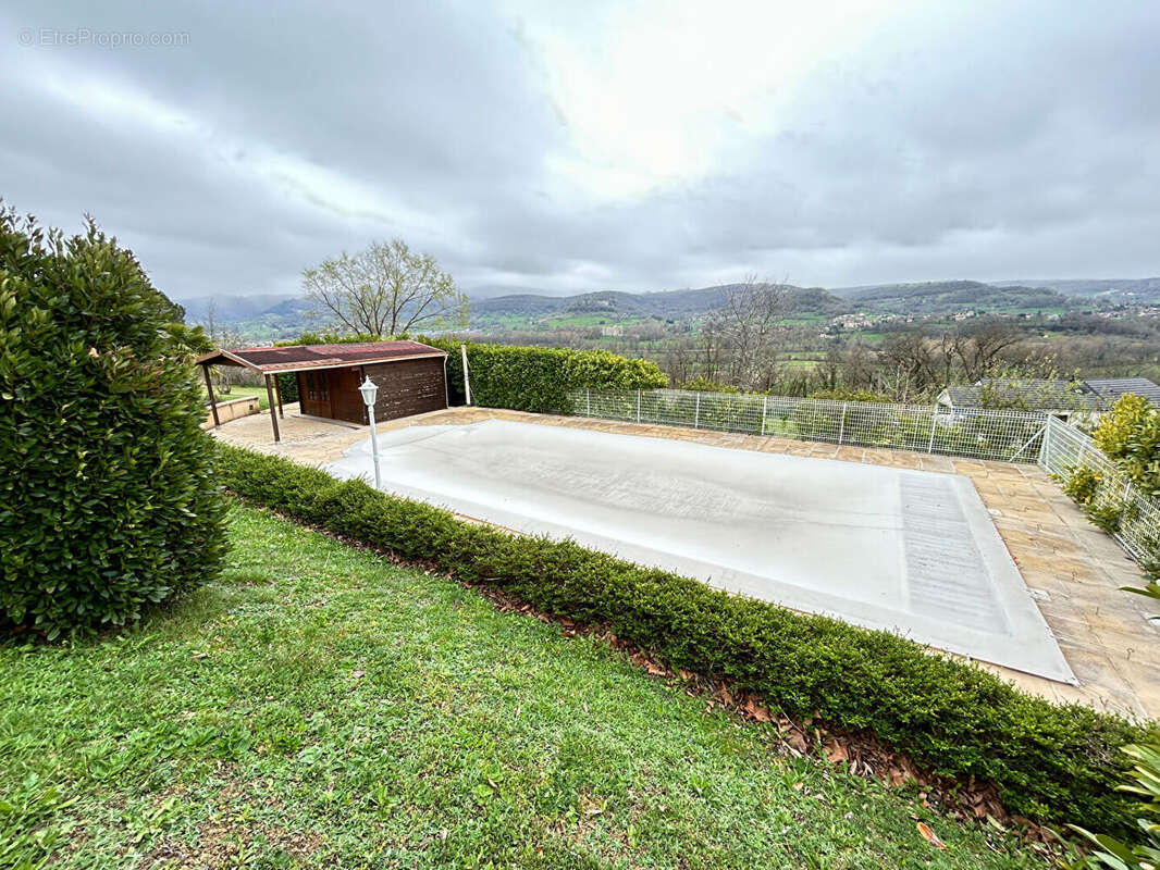 Maison de 180 m² avec vue carte postale. Nombreuses dépendances. - photo 5