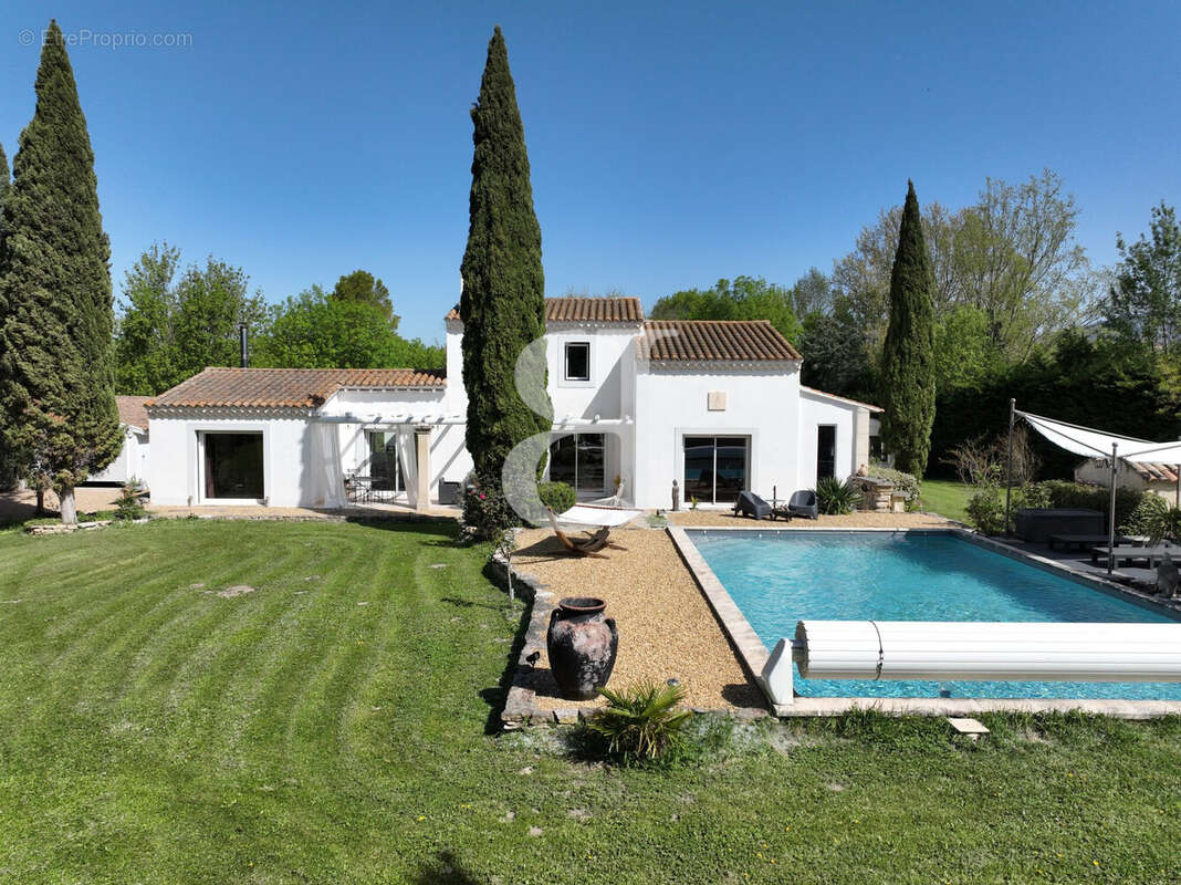 Maison 190 m² à L'isle-Sur-La-Sorgue  - photo 9