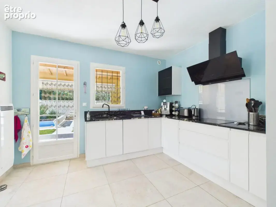 Exclusivité, jolie maison avec piscine, 4 chambres et prestatio - photo 11
