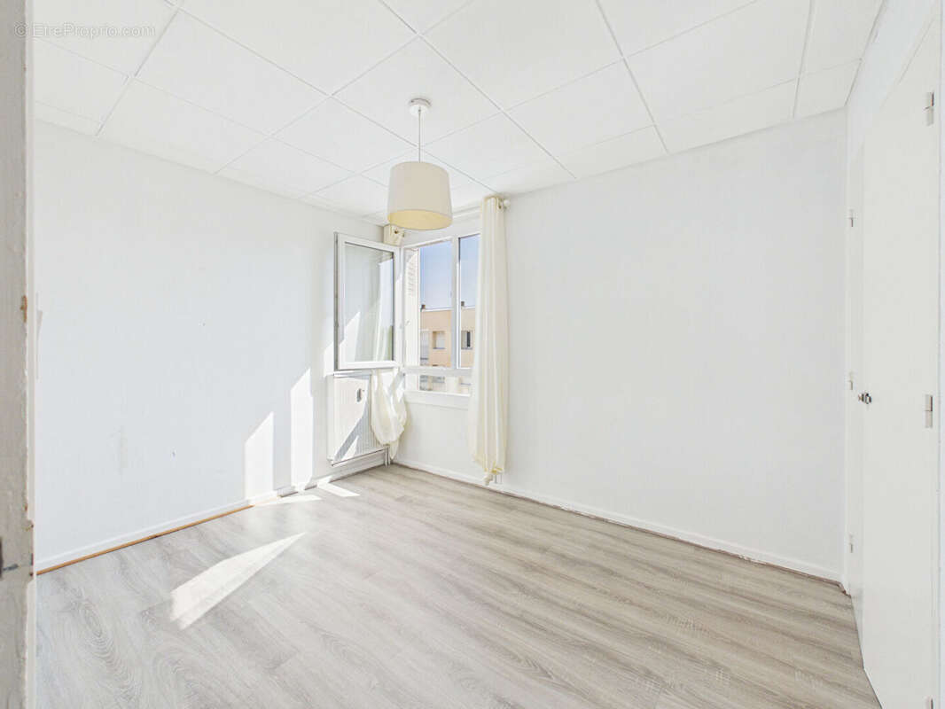 Appartement rénové Valence T3 de 57 m2 avec balcon et cave - photo 9