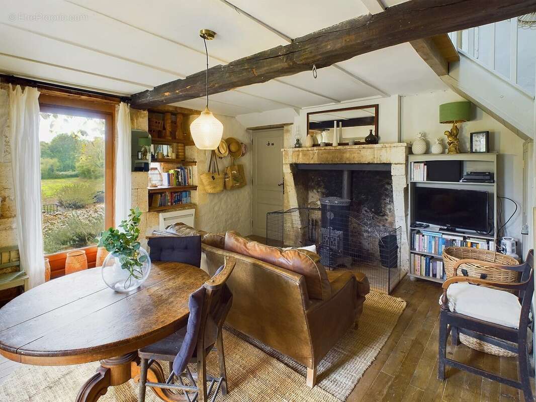 Maison à VILLETOUREIX