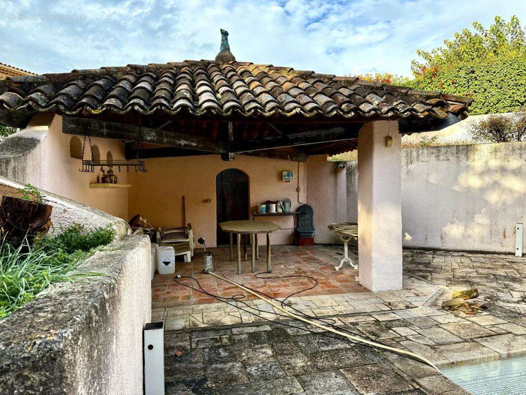 Maison à L&#039;ISLE-SUR-LA-SORGUE