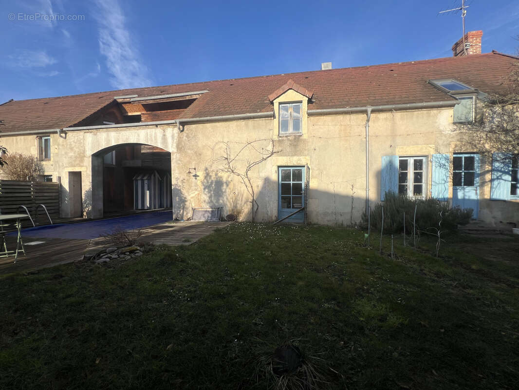 Maison à VARENNES-VAUZELLES