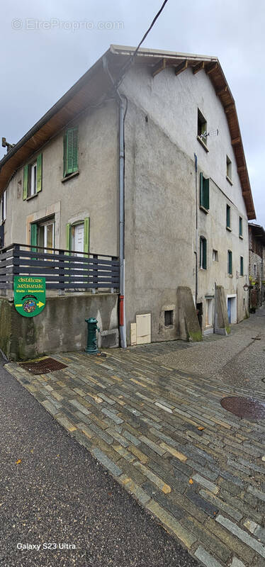 Autre à CORPS
