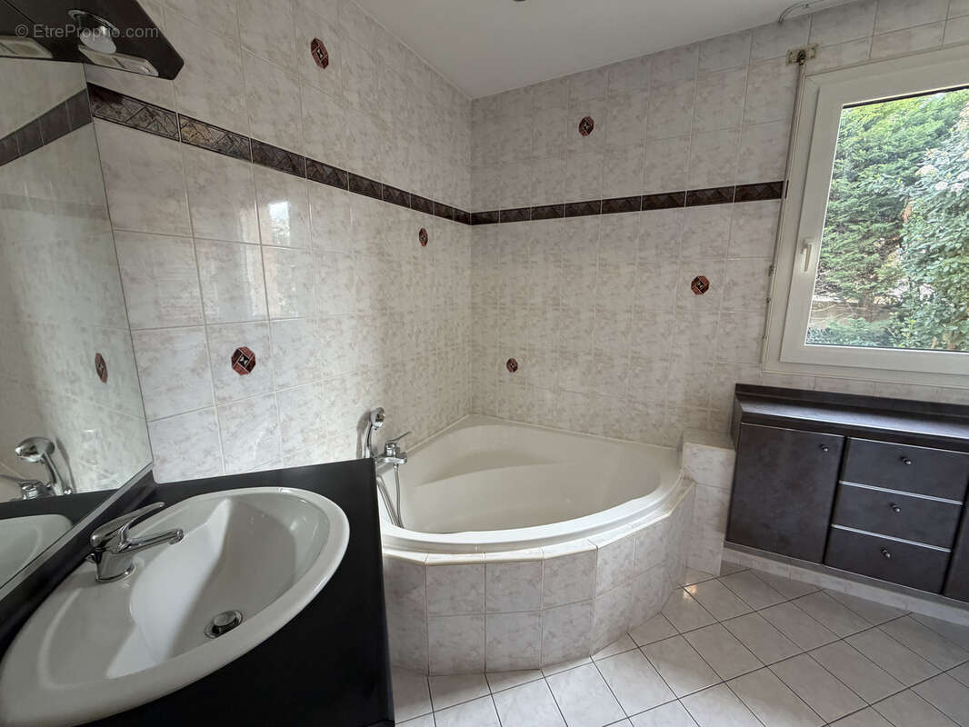 Maison à FRANCHEVILLE