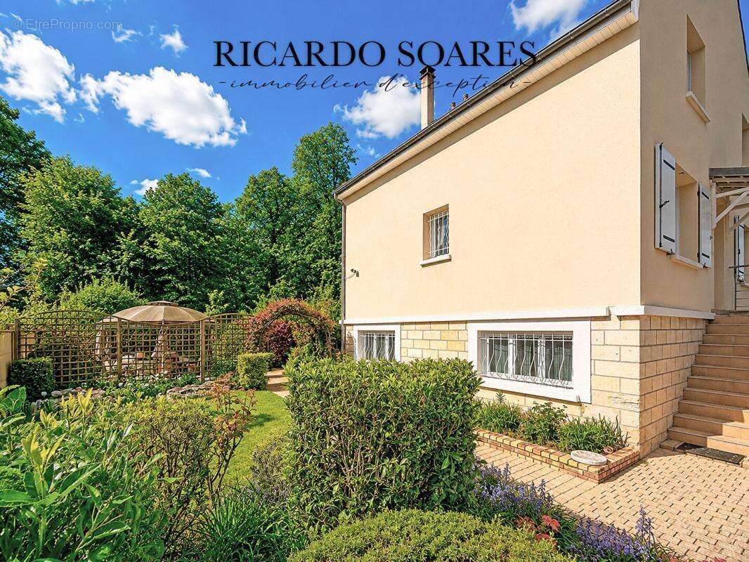60290 monchy-saint-eloi - maison familiale 164m2 au sol / 4 ou 5 chambres / 2 garages / jardin - photo 17
