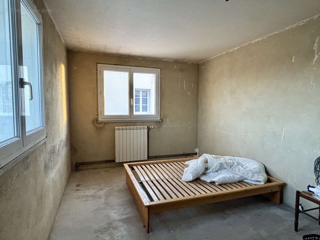 Maison à SAINT-LAURENT-DE-LA-PREE