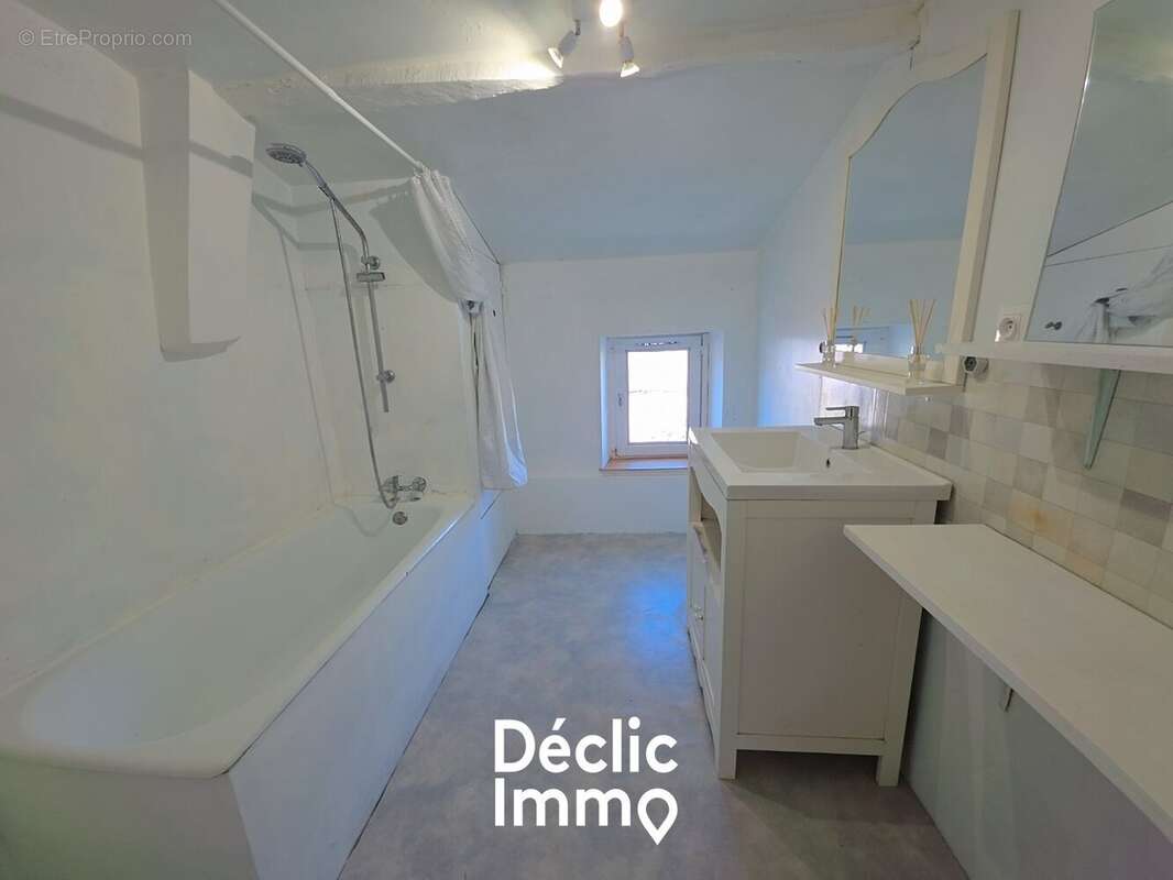 Charmante Maison en Pierre avec Garage et Jardin  A Cherveux - photo 9