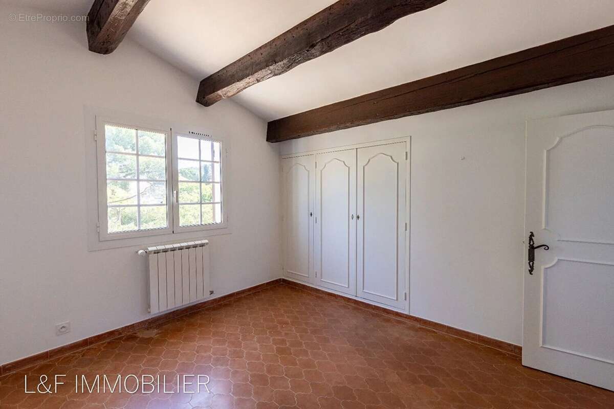 Maison à SAINT-CYR-SUR-MER