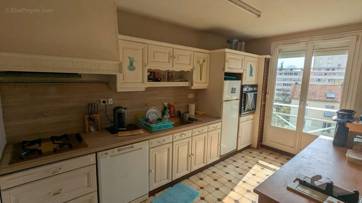 Appartement à CHENOVE