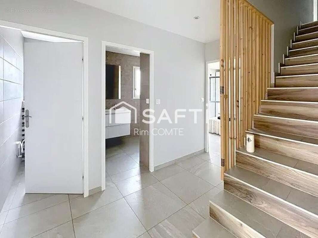 Photo 8 - Maison à SALAISE-SUR-SANNE