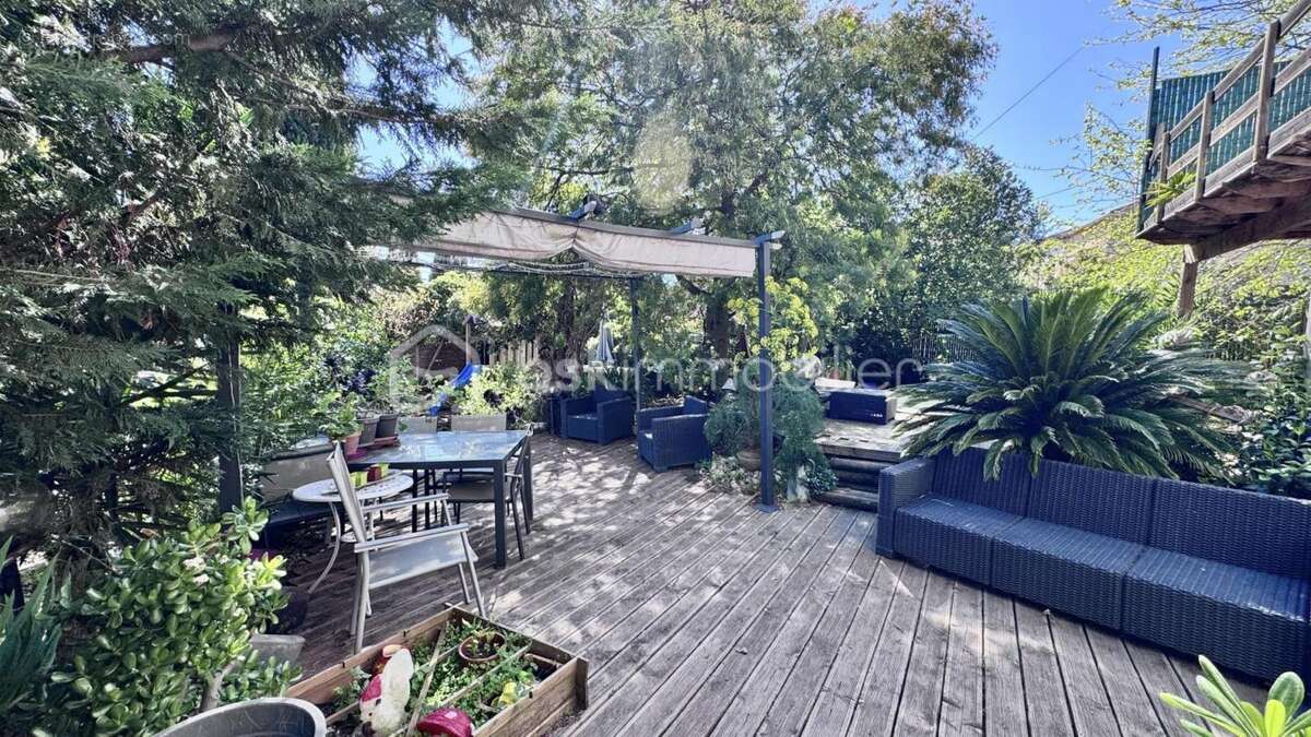 Achat Maison de caractère rénovée  179 m² 4 chambres Terrain arboré avec piscine à Toulon - photo 13