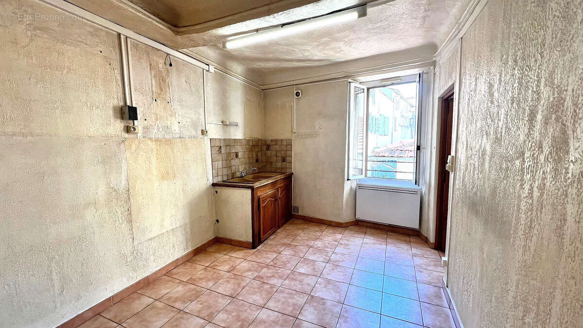 Appartement à SAINT-LAURENT-DU-VAR