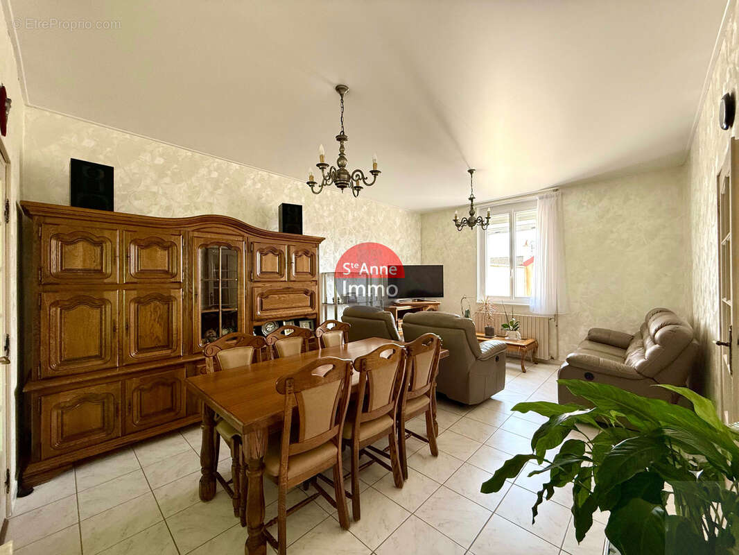 Maison à DAMERY