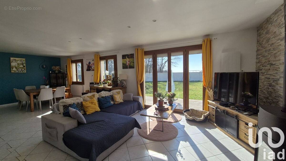 Photo 1 - Maison à COURPALAY