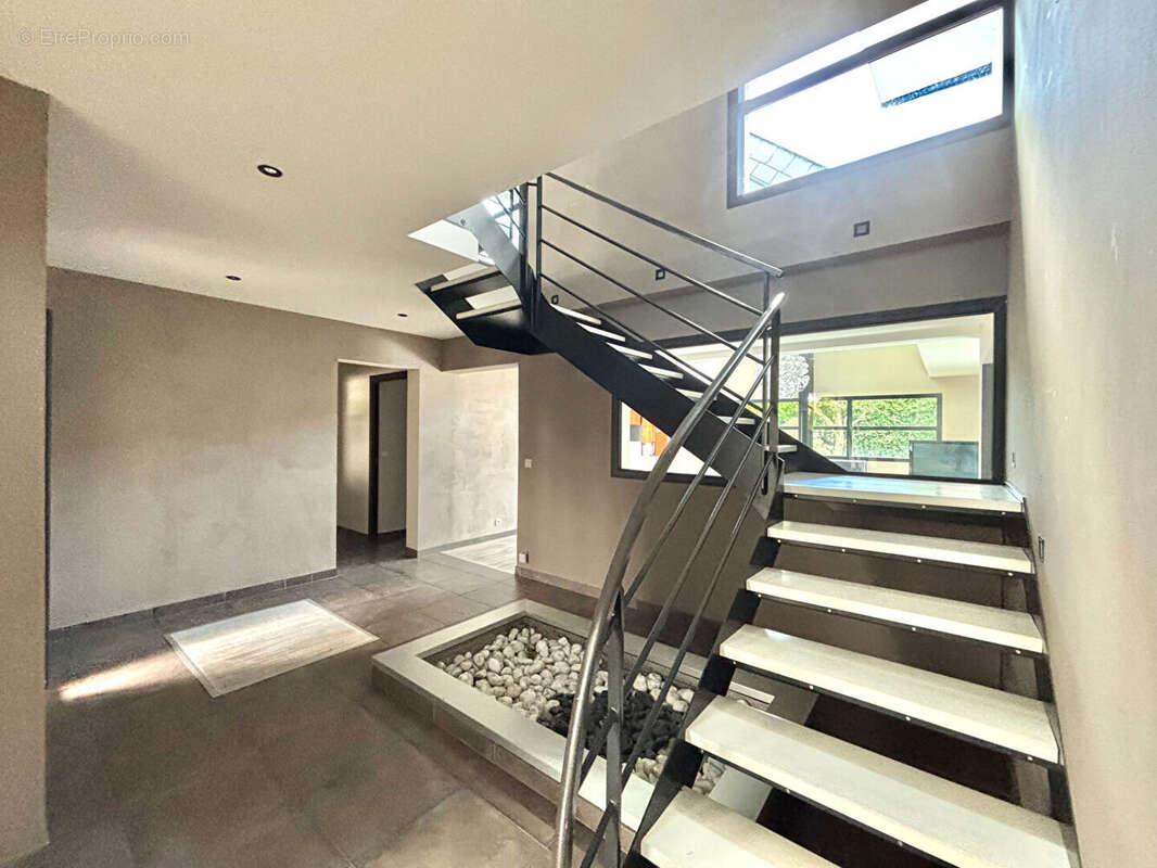 Maison Guidel  5 Chambres 274 M² GUIDEL - photo 6