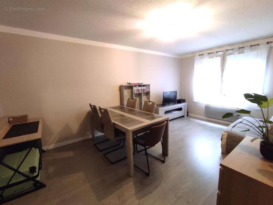   - Appartement à VILLEURBANNE