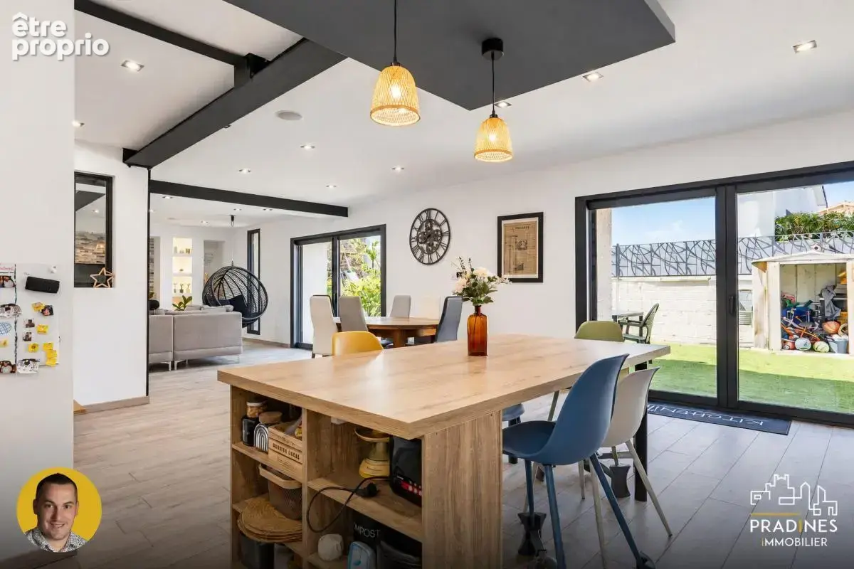 ? soucieu-en-jarrest : maison familiale rénovée de 221 m² - photo 5