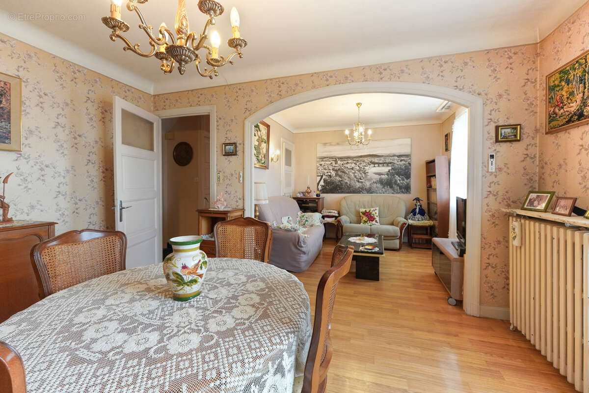 Maison à PONT-DU-CHATEAU