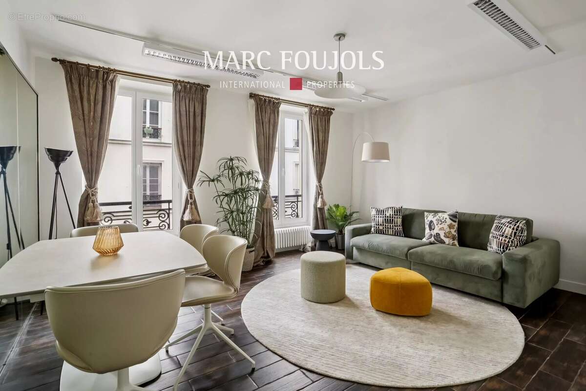 Appartement à PARIS-7E