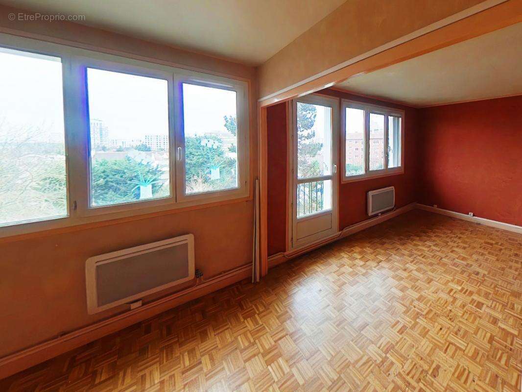 Appartement à VITRY-SUR-SEINE