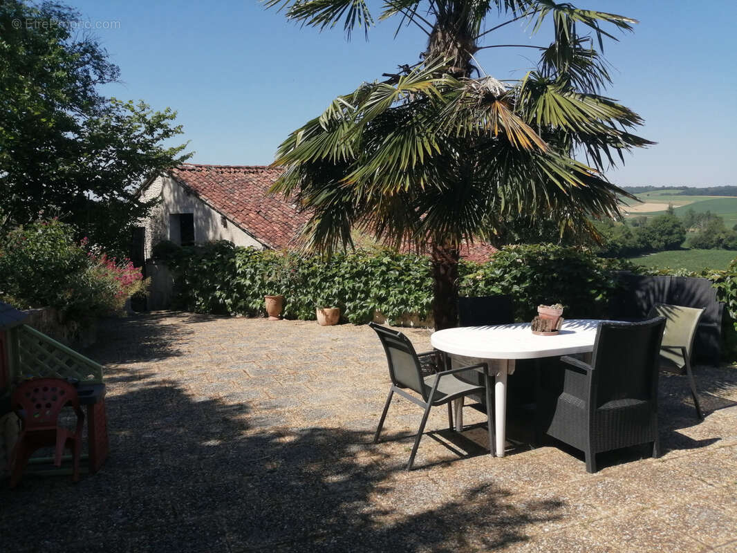 Très belle vue, maison en pierres, une chambre - photo 3