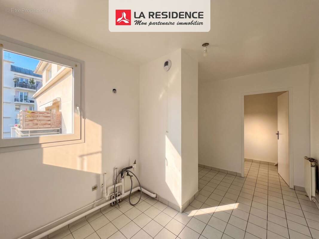 Appartement 65 m² à Saint-Ouen-L'aumone  - photo 2