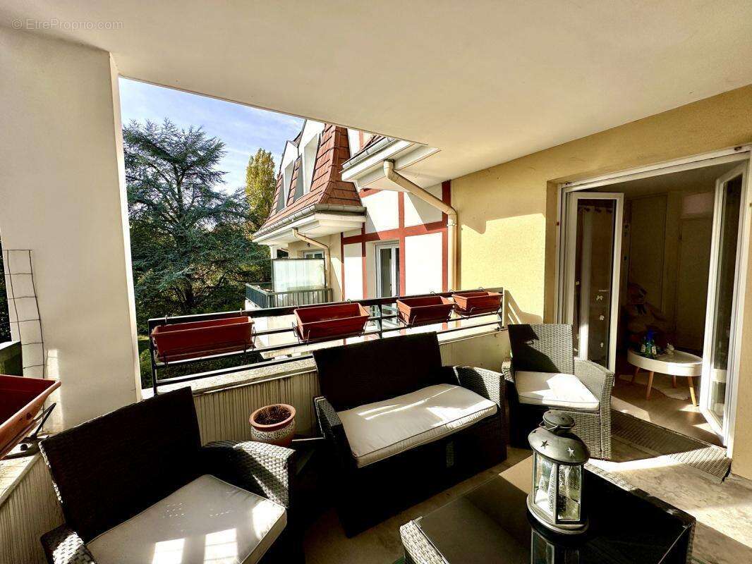 Appartement à VAUJOURS