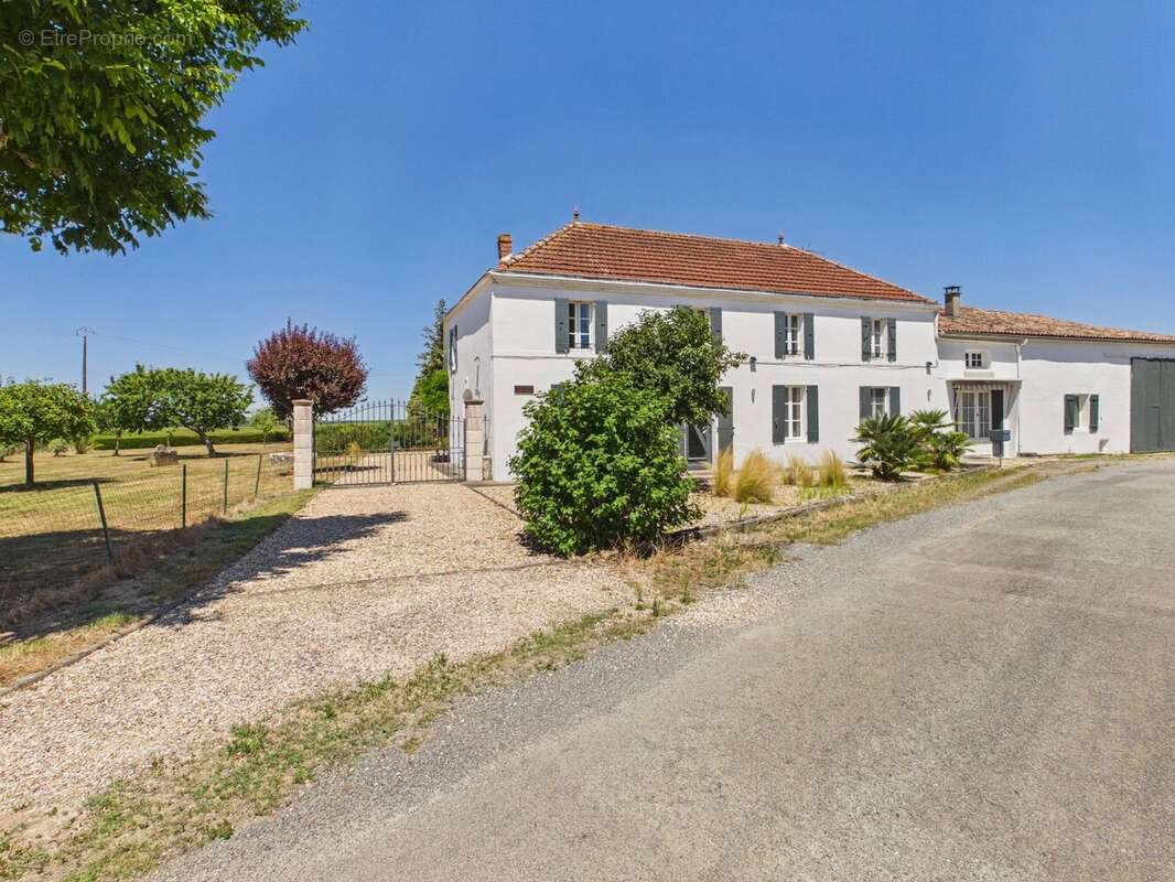 Maison à SAINT-GREGOIRE-D'ARDENNES