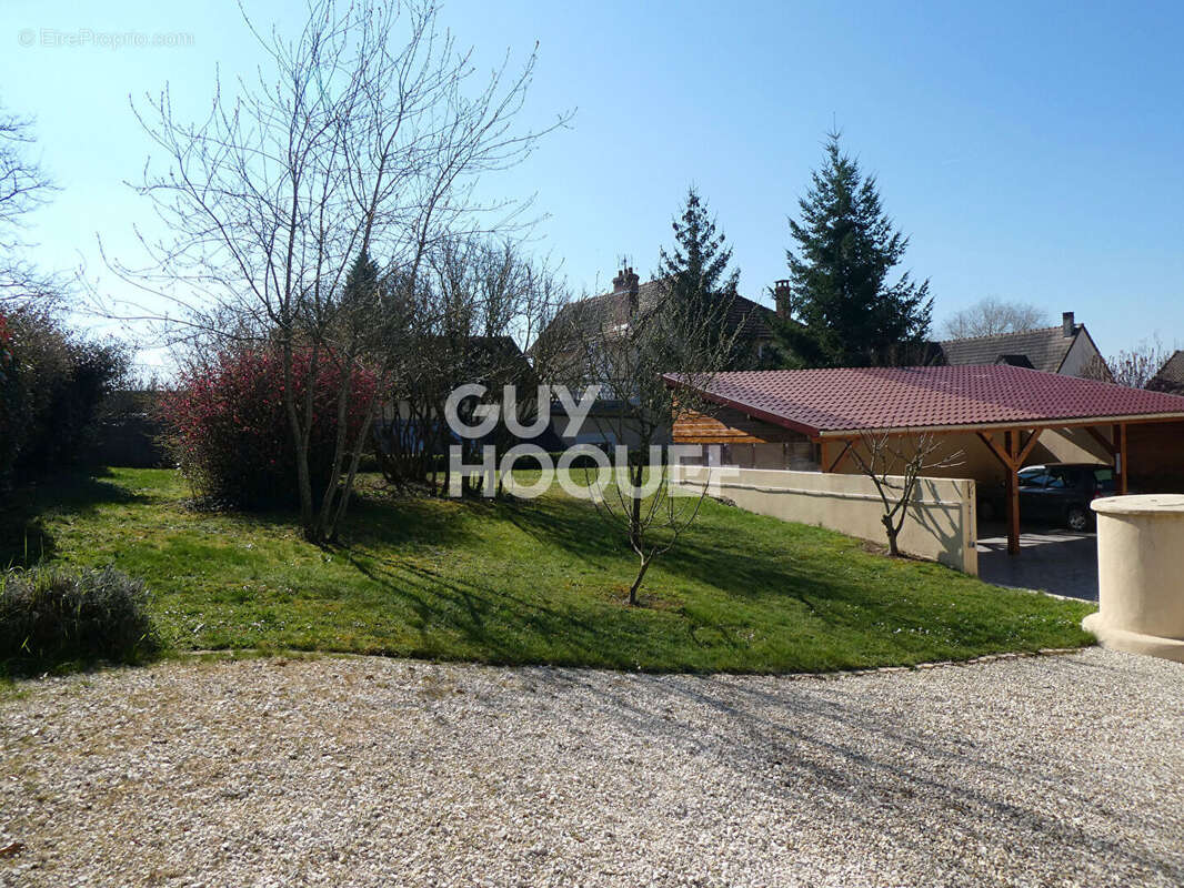 Maison à CHEMILLY-SUR-YONNE