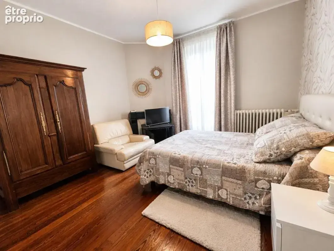 Maison de caractère, beaux volumes, 5/6 chambres - photo 8