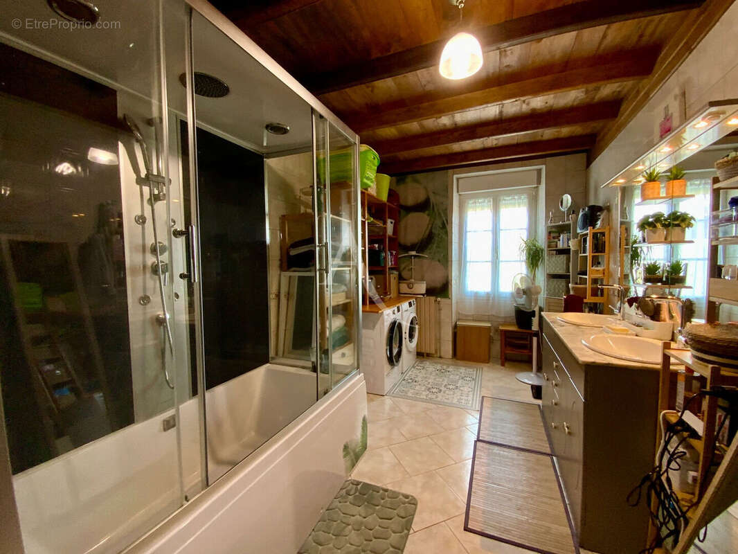 Maison à BARBEZIEUX-SAINT-HILAIRE