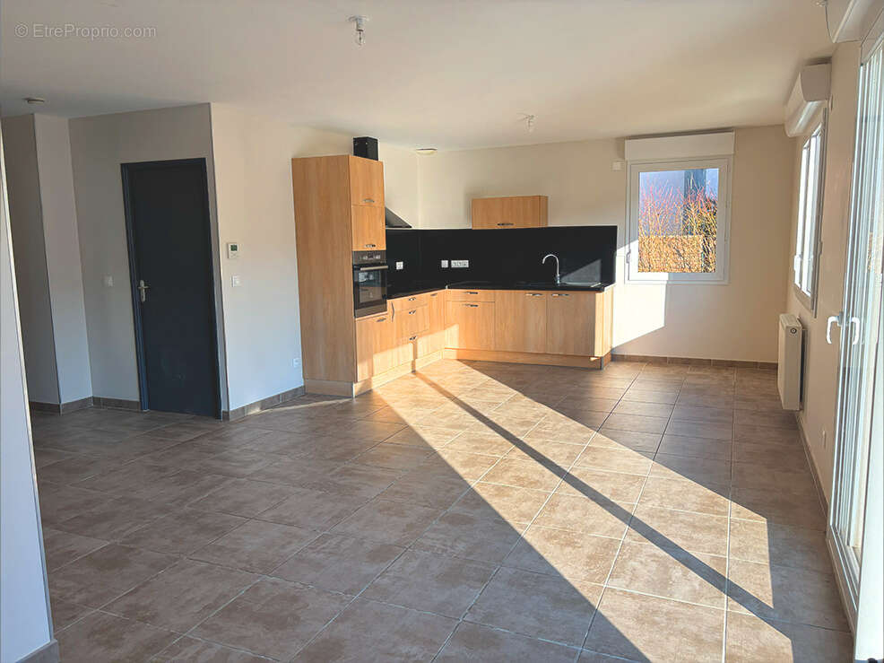 Maison à MONTELIMAR