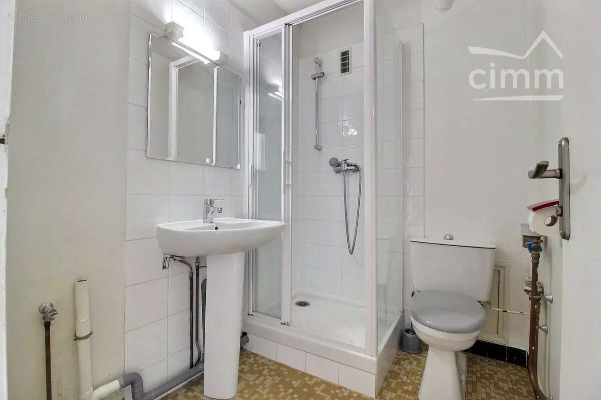 A VENDRE - T2 avec balcon, cave et ascenseur - photo 7