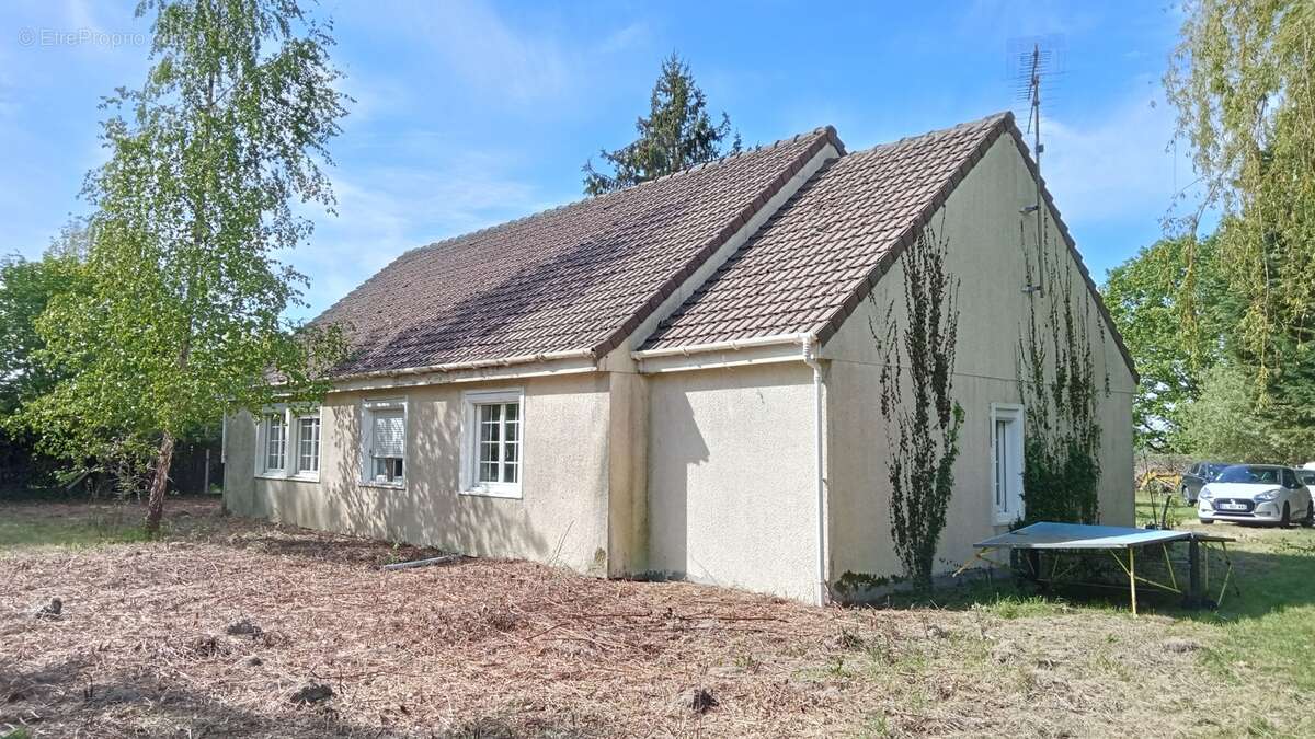Maison à SAINT-MARTIN-DE-MAILLOC