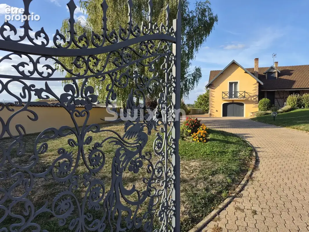 Photo Maison à Feillens au prix de 850 000€