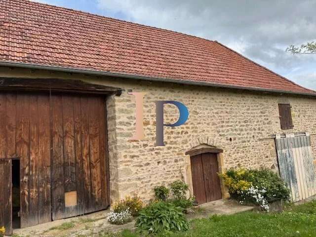 Maison à LA CLAYETTE