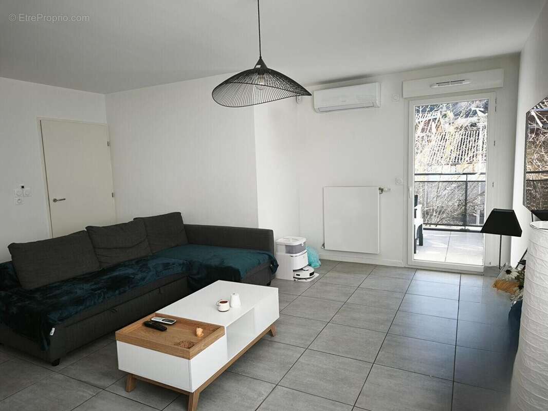 Appartement à GIERES