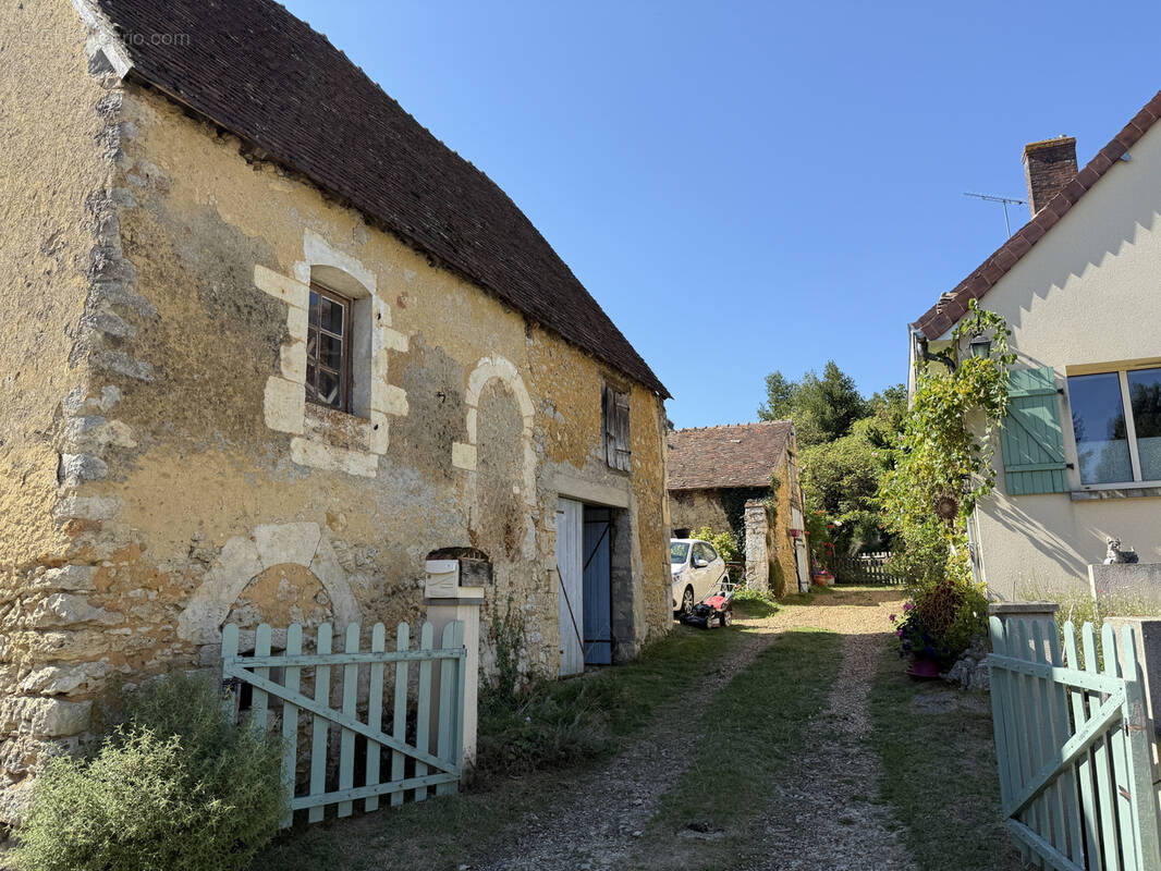 Maison à SAINT-COSME-EN-VAIRAIS