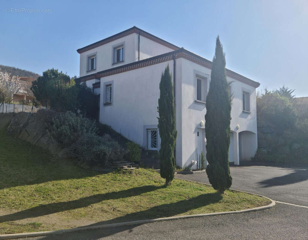 Maison à VEYRE-MONTON