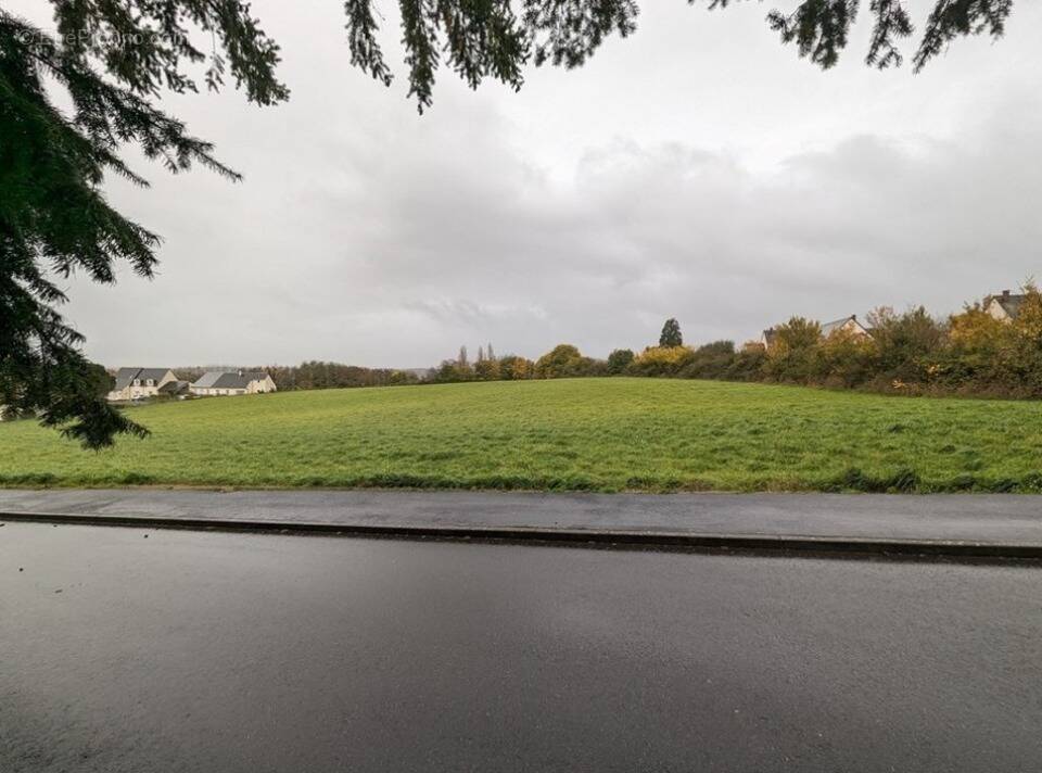 Terrain à AZAY-LE-RIDEAU