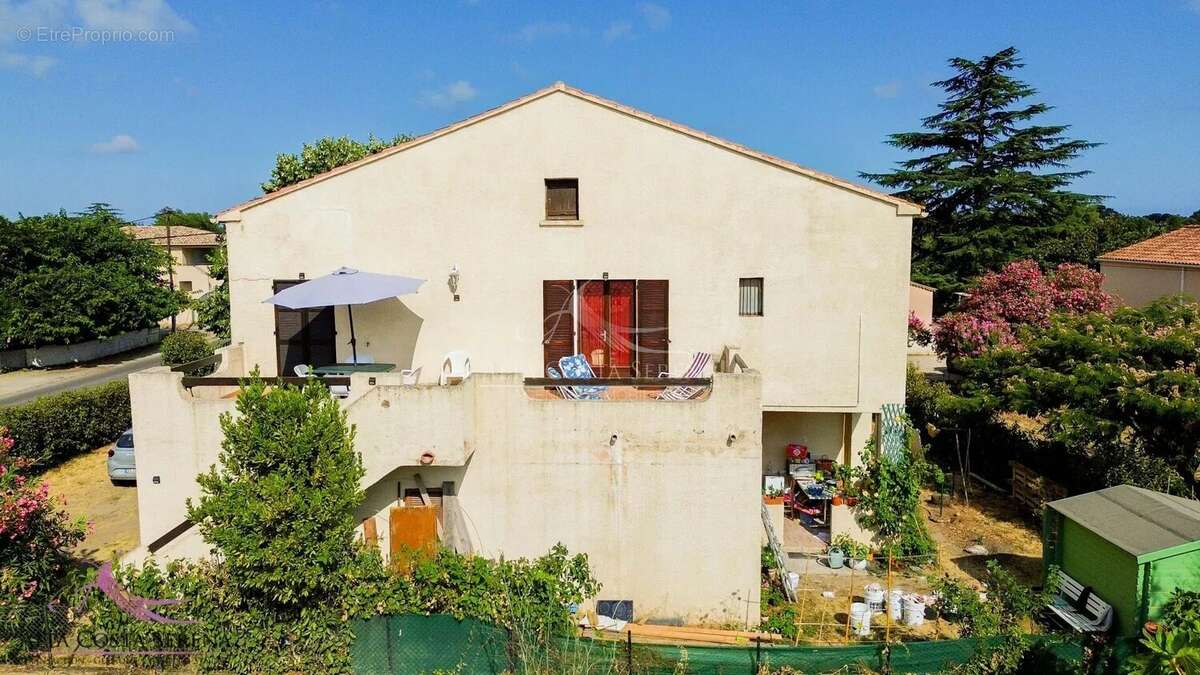 Haut de villa - morta (20243) - photo 14
