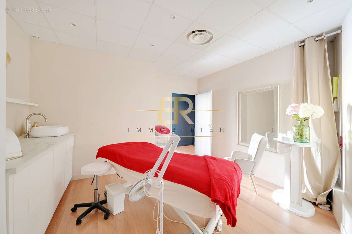 Commerce à ASNIERES-SUR-SEINE