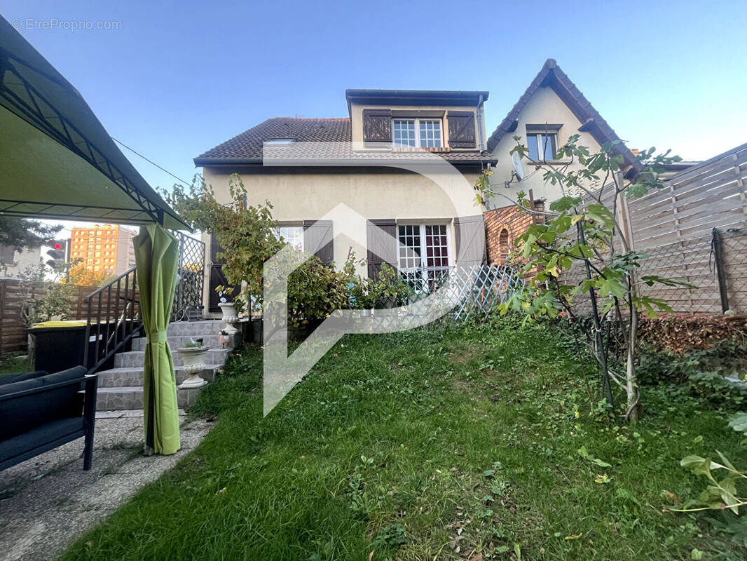 Maison à VIRY-CHATILLON