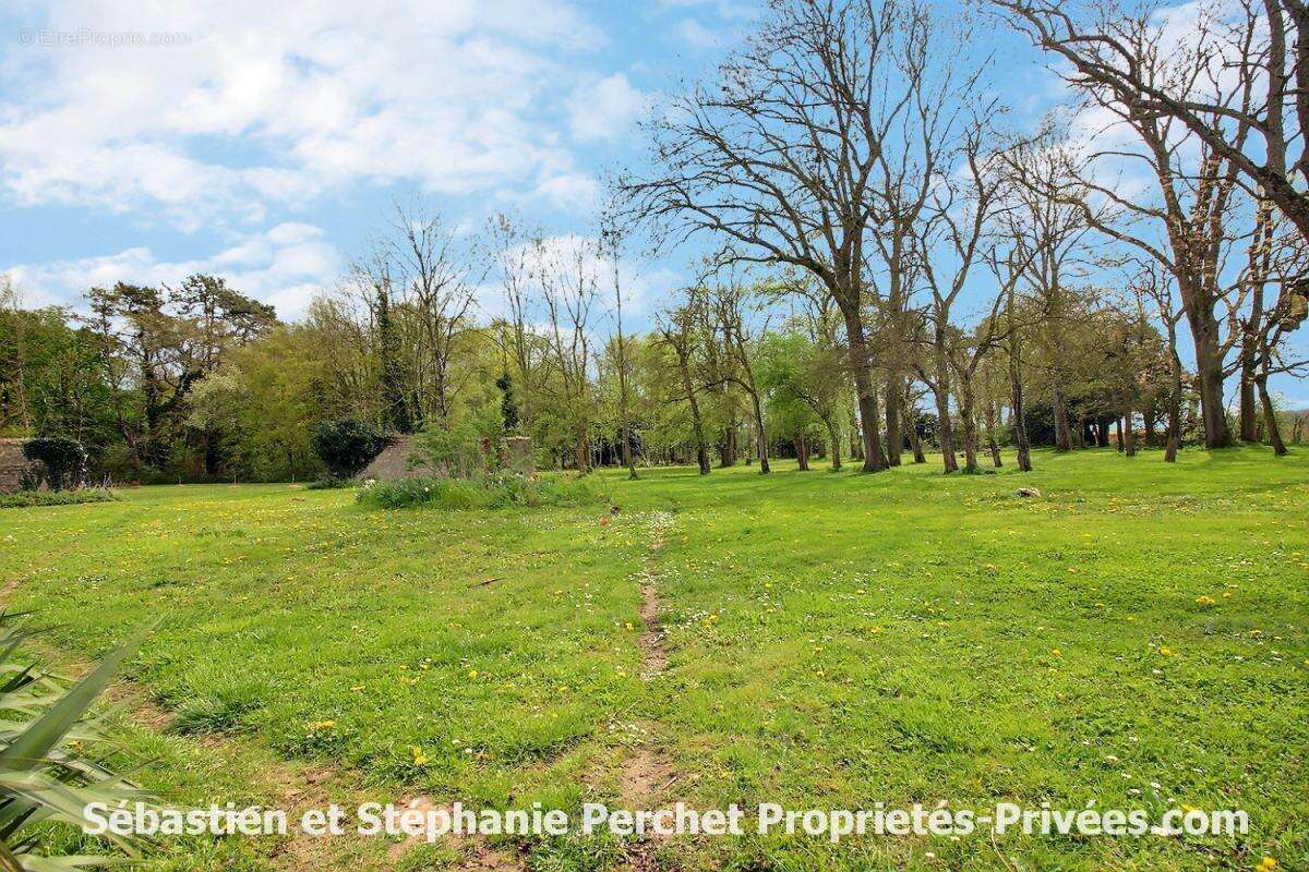 En exclusivité - Corps de ferme  362 m² - 8 chambres -terrain 1,2 ha - granges 500 m² - photo 14