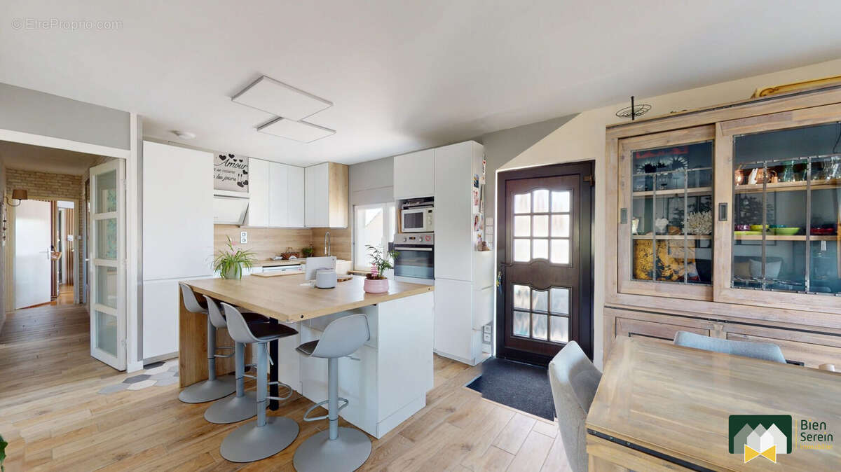 Maison 155 m² à Mondonville-Saint-Jean  - photo 3
